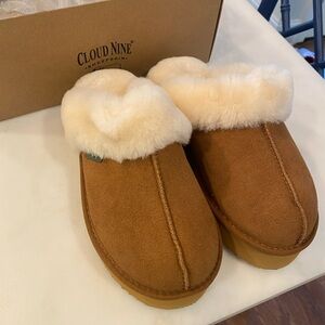 Cloud Nine Sheepskin Women's Tan Mules